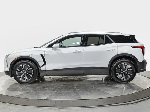 Used 2024 Chevrolet Blazer EV LT AWD/4WD image 2
