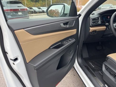 New 2026 Volkswagen Atlas Cross Sport SE image 5
