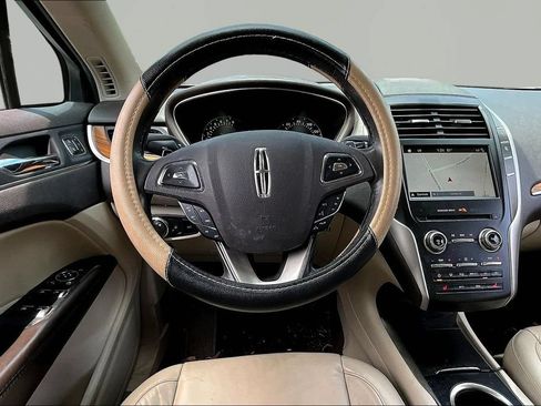 Used 2018 Lincoln MKC Select w/ Select Plus Package FWD image 8