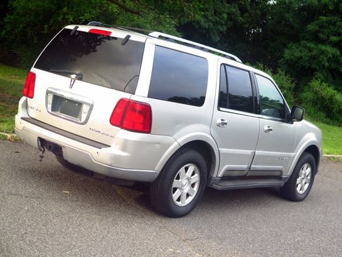 Used 2004 Lincoln Navigator Luxury AWD/4WD image 1