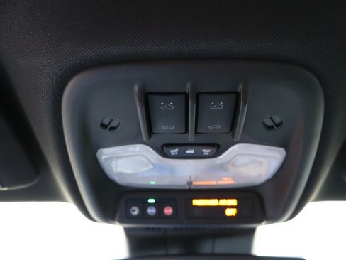 Used 2024 Chevrolet Colorado ZR2 w/ ZR2 Convenience Package III AWD/4WD image 31