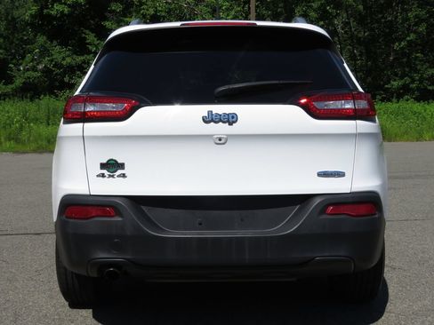 Used 2017 Jeep Cherokee Latitude w/ True North Edition AWD/4WD image 6