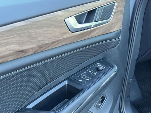 New 2026 Volkswagen Atlas SE FWD image 10