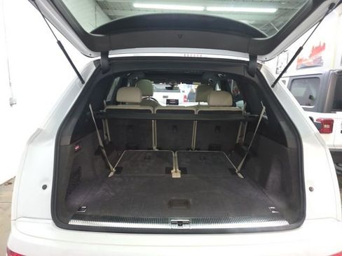 Used 2018 Audi Q7 3.0T Prestige image 21