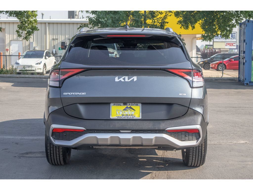 Used 2023 Kia Sportage EX AWD/4WD image 4