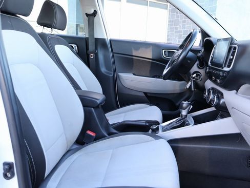 Certified 2022 Hyundai Venue SEL image 10