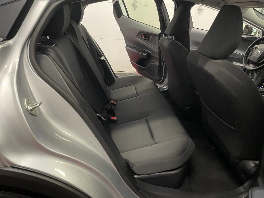 Used 2025 Toyota Prius LE FWD image 39