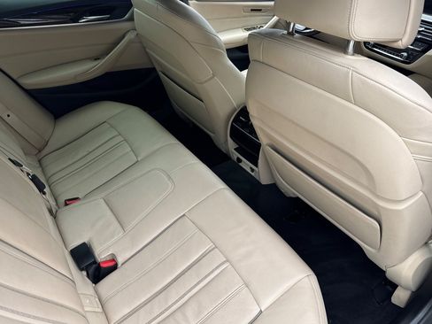 Used 2018 BMW 530e RWD image 32