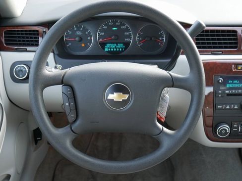 Used 2009 Chevrolet Impala LT image 13