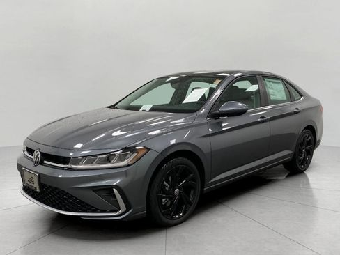 New 2026 Volkswagen Jetta SE image 8