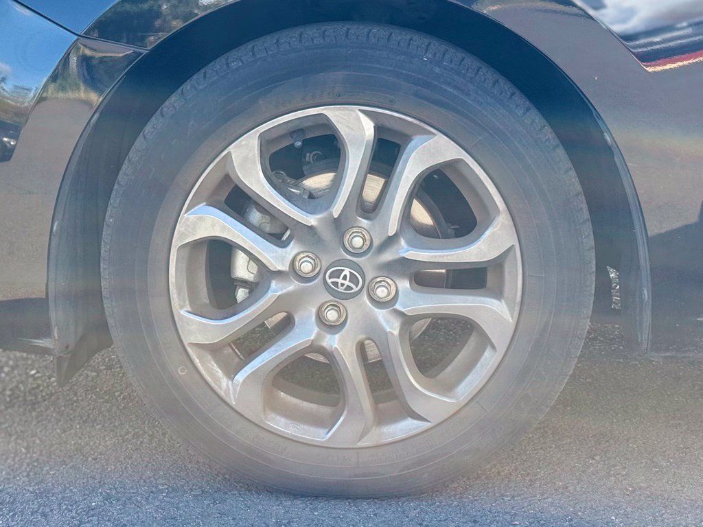 Used 2019 Toyota Yaris LE FWD image 9