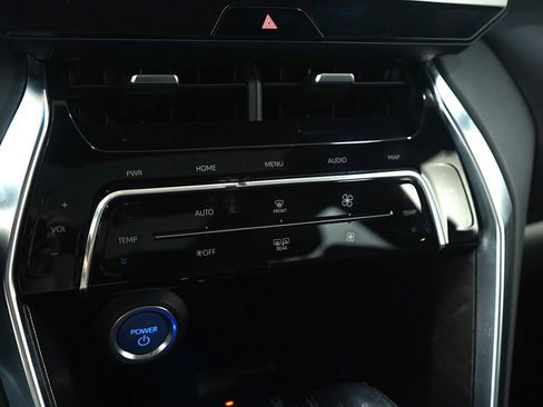 Used 2021 Toyota Venza Limited image 23