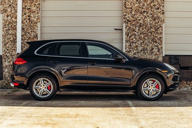 Used 2012 Porsche Cayenne Turbo AWD/4WD image 10