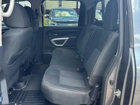 Used 2017 Nissan Titan SV AWD/4WD image 8