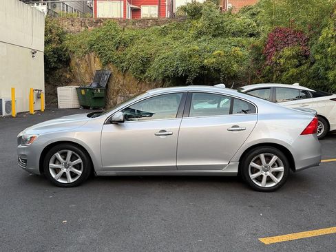 Used 2016 Volvo S60 T5 Premier w/ Climate Package image 8