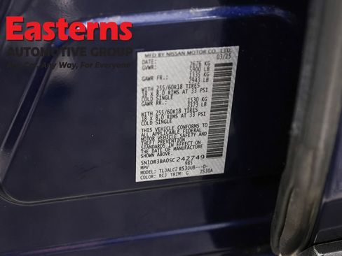 Used 2025 Nissan Pathfinder SV FWD image 36