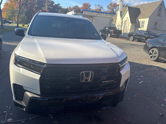 Used 2026 Honda Pilot Black Edition image 3