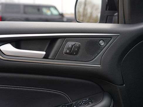 Used 2023 Ford Edge Titanium w/ Equipment Group 301A AWD/4WD image 19