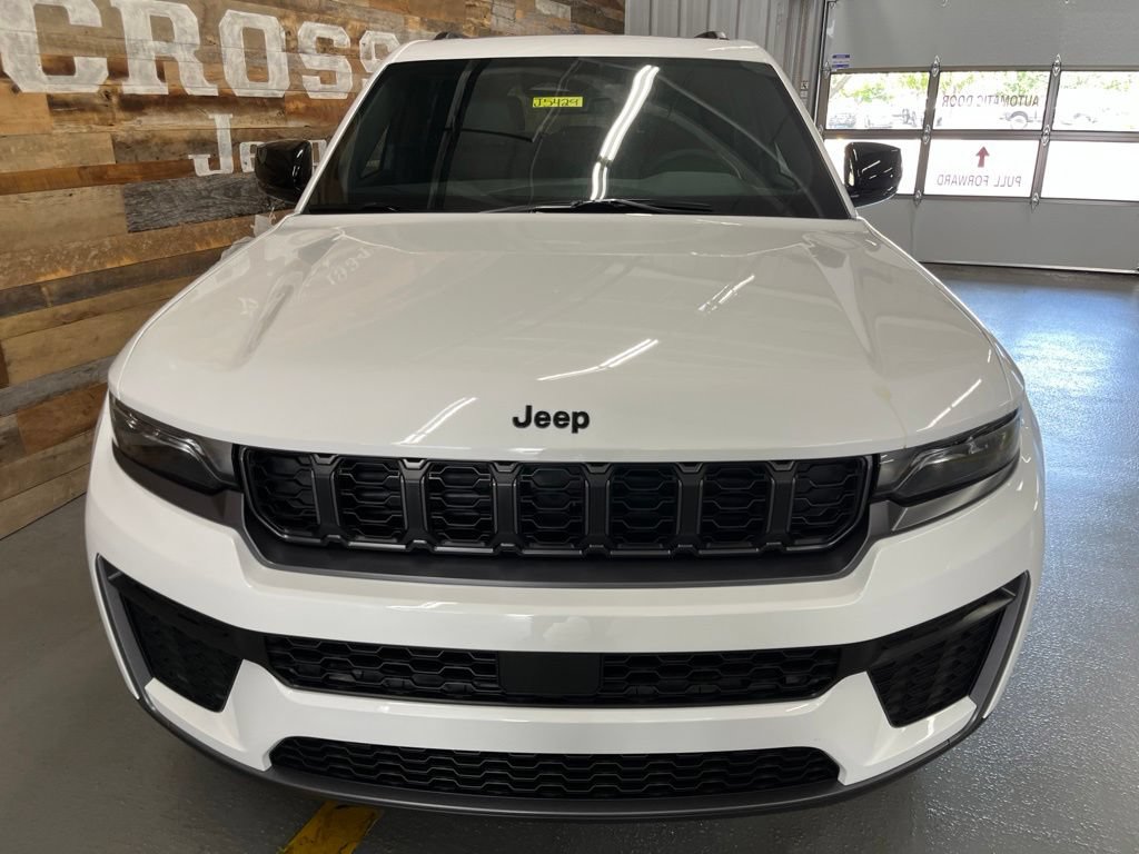 New 2026 Jeep Grand Cherokee Altitude AWD/4WD image 58