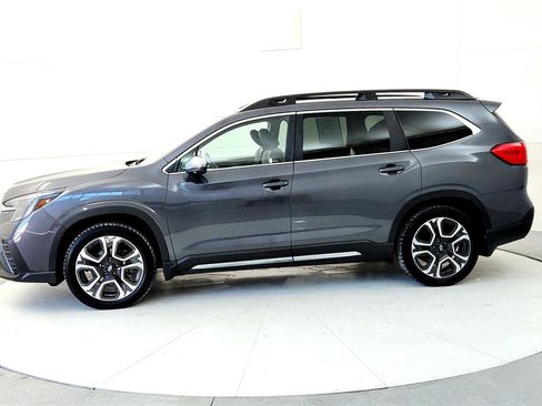 Used 2023 Subaru Ascent Limited w/ Technology Package image 3