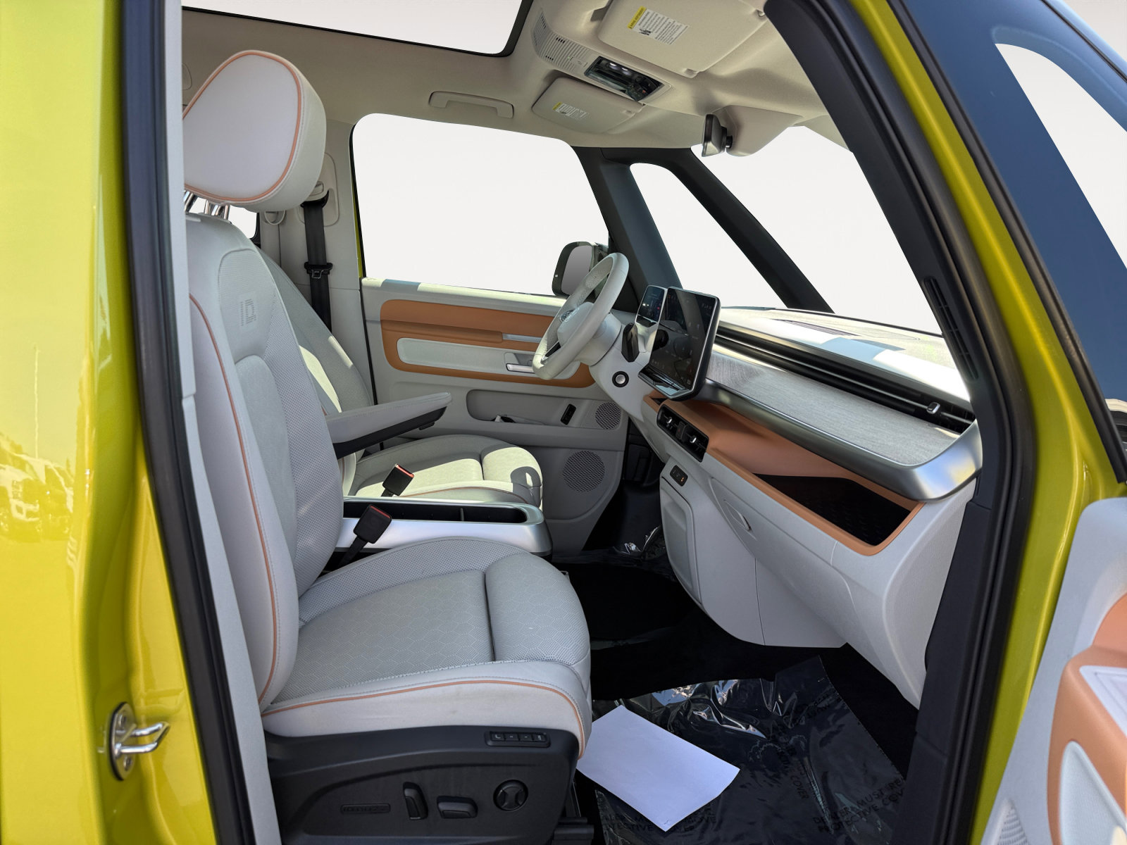 Certified 2025 Volkswagen ID. Buzz 1st Edition w/ Cupholders Package RWD image 19