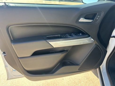 Used 2021 Chevrolet Colorado LT image 12
