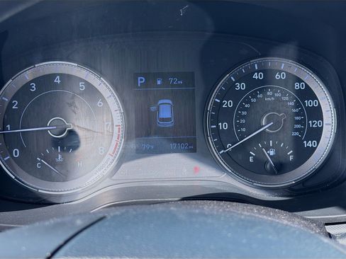 Used 2022 Hyundai Venue SE FWD image 9