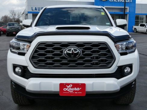 Used 2022 Toyota Tacoma TRD Sport w/ Technology Package image 9