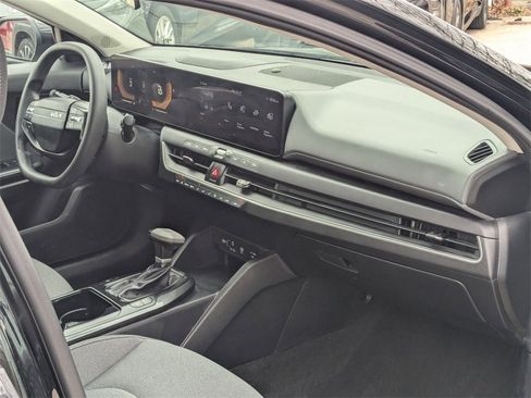 Used 2025 Kia K4 LXS image 31
