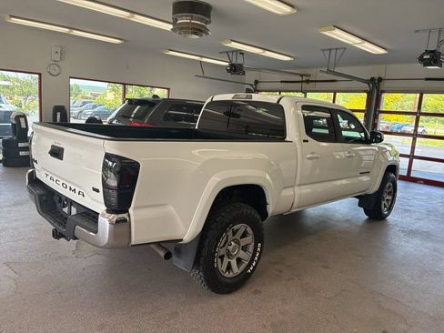 Used 2023 Toyota Tacoma SR5 AWD/4WD image 27