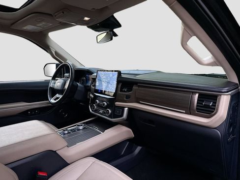 Used 2024 Ford Expedition Max Limited image 32