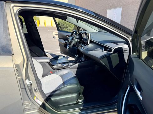 Used 2020 Toyota Corolla XSE image 9