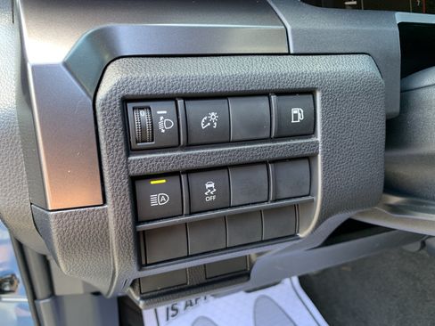 Used 2025 Toyota 4Runner SR5 AWD/4WD image 12