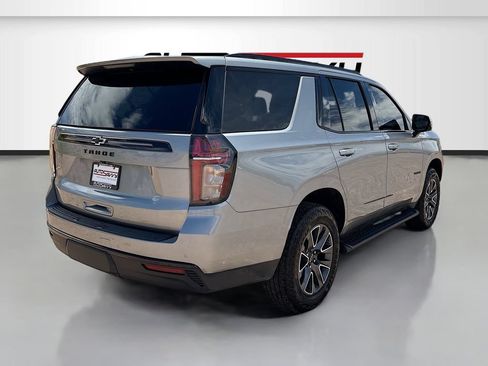 Used 2024 Chevrolet Tahoe Z71 w/ Luxury Package AWD/4WD image 7