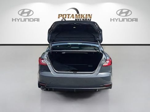 Used 2025 Toyota Camry SE FWD image 26