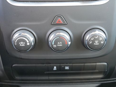 Certified 2024 RAM 1500 Classic SLT image 23