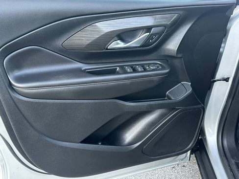 Used 2022 GMC Terrain SLE image 14