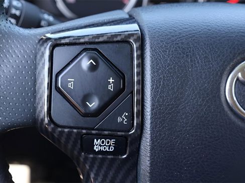 Certified 2023 Toyota 4Runner TRD Off-Road image 17