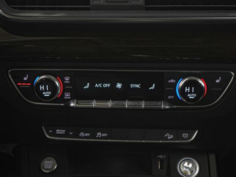 Used 2019 Audi Q5 Premium image 19