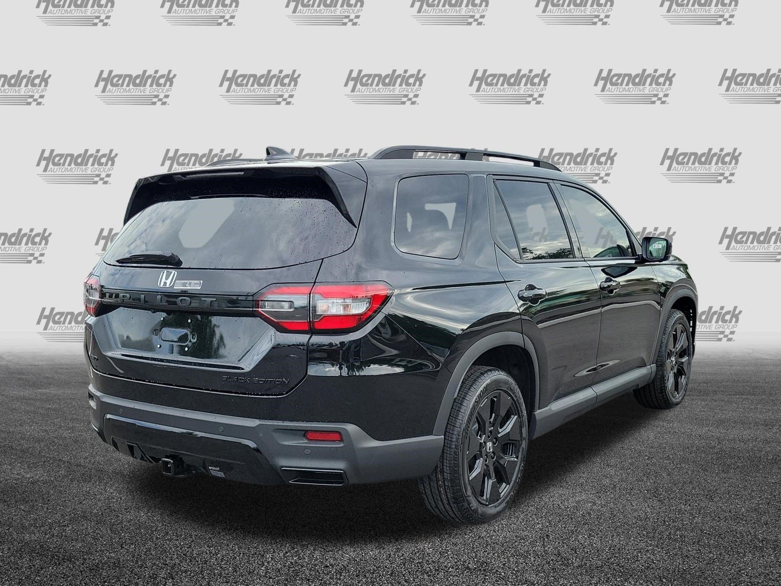 New 2026 Honda Pilot Black Edition image 7