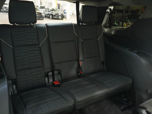 Used 2025 Cadillac Escalade Sport Platinum AWD/4WD image 11