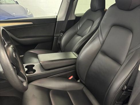 Used 2023 Tesla Model Y AWD image 8