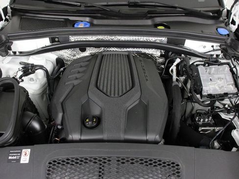 Certified 2026 Porsche Macan AWD/4WD image 26