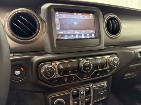 Used 2023 Jeep Wrangler Unlimited Sport AWD/4WD image 22