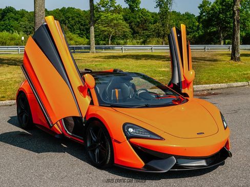 Used 2019 McLaren 570S Spider image 23
