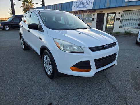 Used 2015 Ford Escape S FWD image 9