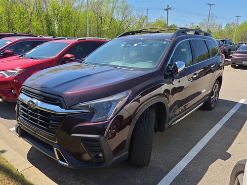 Used 2023 Subaru Ascent Touring image 4