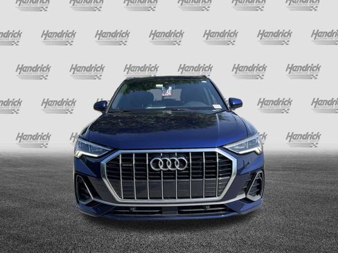 Used 2023 Audi Q3 2.0T Premium w/ Convenience Package AWD/4WD image 3