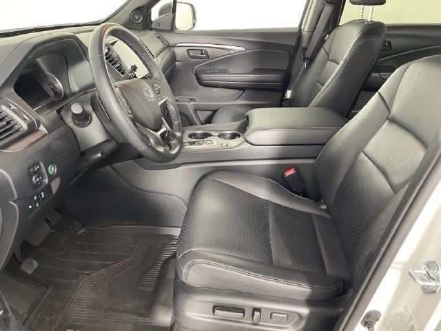 Used 2025 Honda Passport EX-L image 2