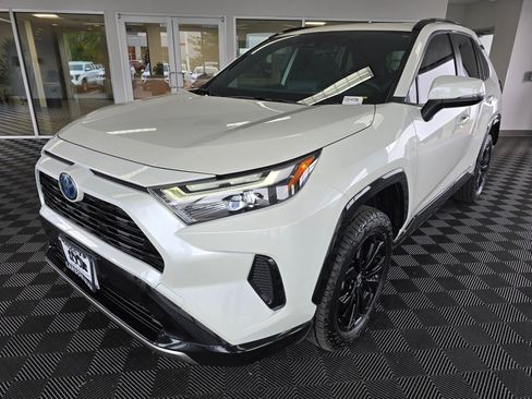 Used 2022 Toyota RAV4 SE w/ Convenience Package AWD/4WD image 7